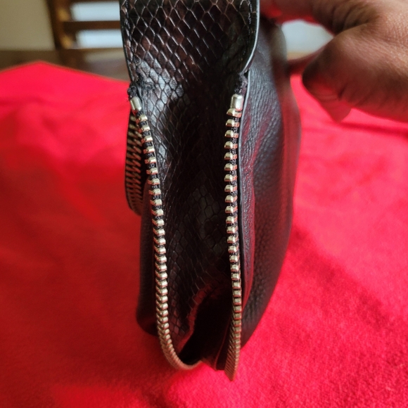 Marc by Marc Jacobs black leather shoulder/crossbody - Picture 5 of 13